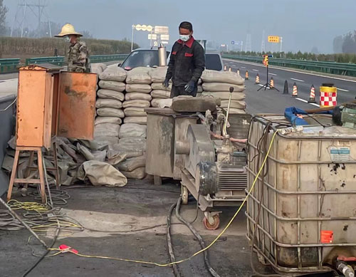 吐鲁番高速公路高压注浆